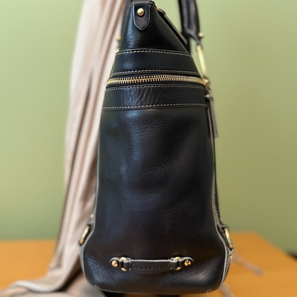 🌸Cole Haan pre-owned black large tote. LTB17 - Picture 2 of 10